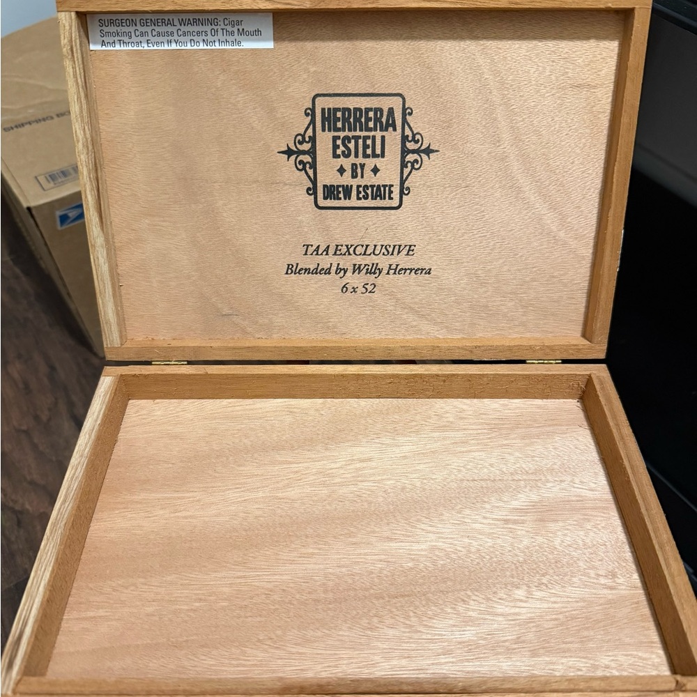 Herrera Esteli Wooden Cigar Box - Natural Wood